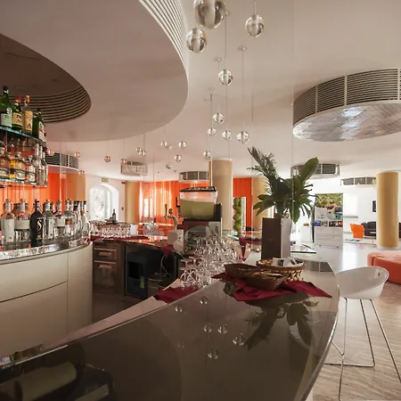 Ih Kaos Hotel 4*