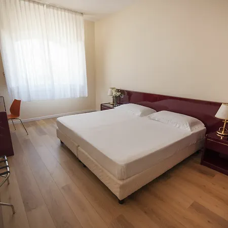 Ih Kaos Hotel 4*