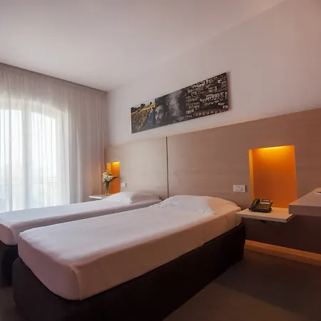 Ih Kaos Hotel