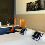 Ih Kaos Hotel