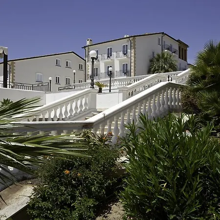 Ih Kaos Hotel